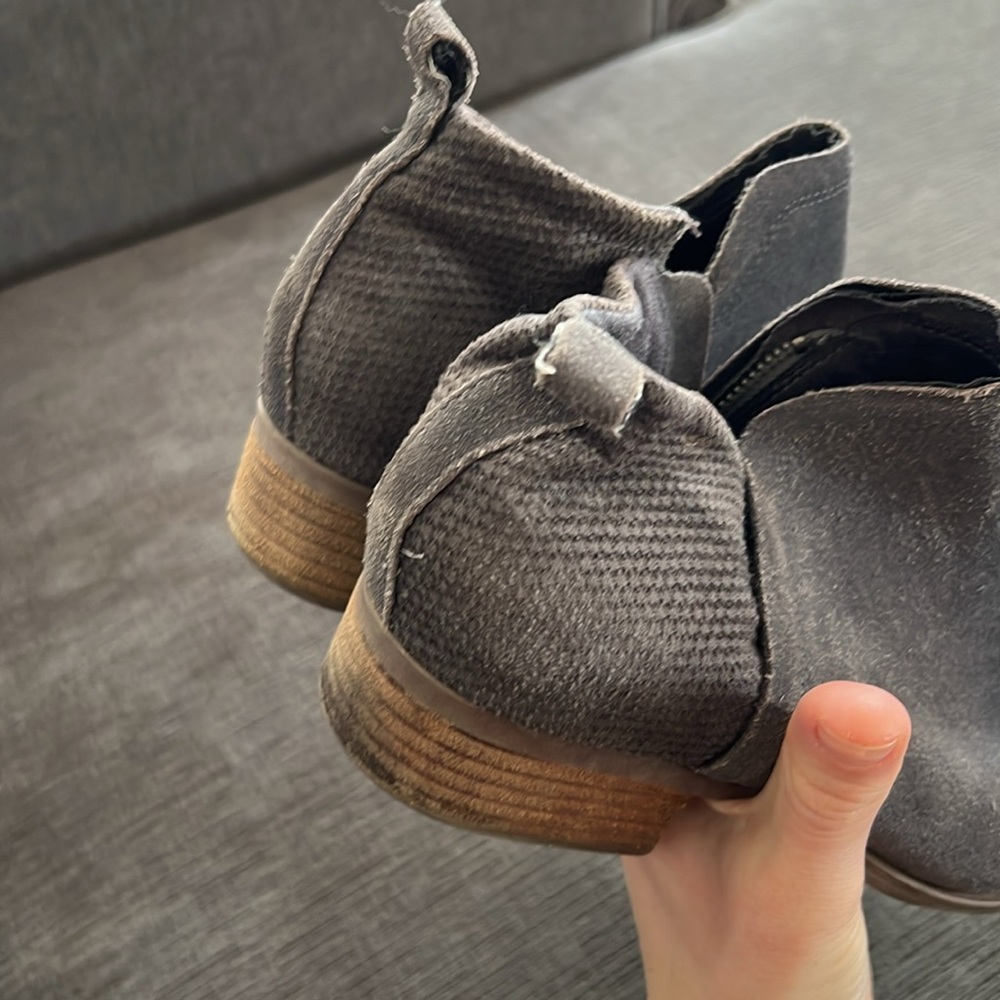 Tom’s booties - Picture 2 of 5